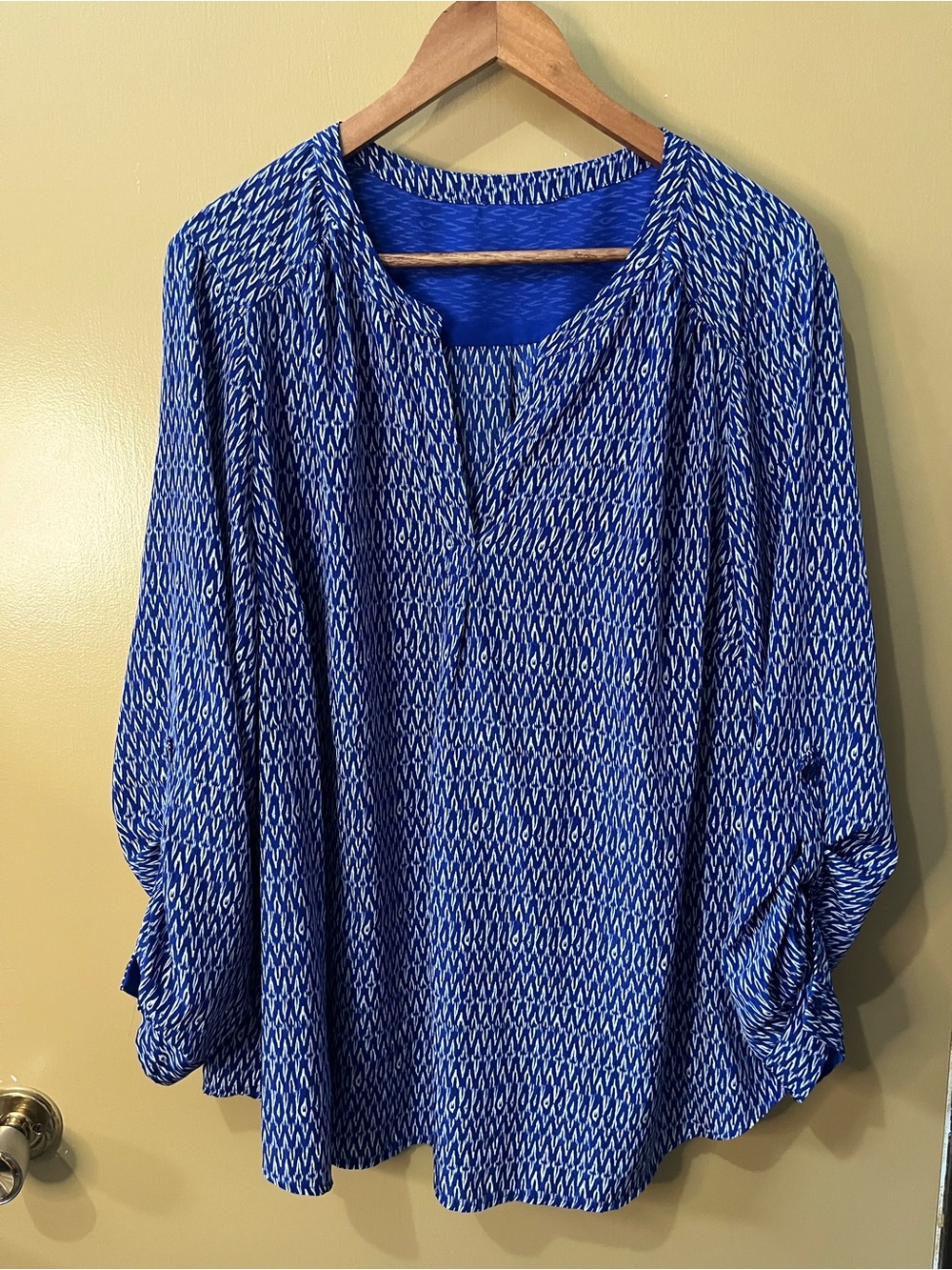 Blue Patterned Women’s Blouse - Casual V-Neck Top 3X